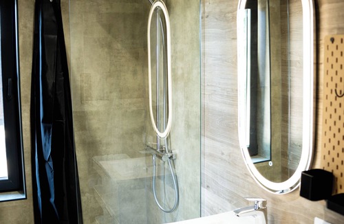 Les Pradeaux Hotel | Chateau La Grange fort