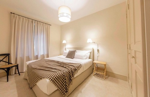 Fleury Cottage | CHATEAU LAQUIROU AOP LA CLAPE