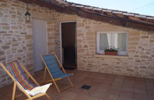 Saint-Pierre-d'Aurillac Bed & Breakfast | Chateau Le Livey