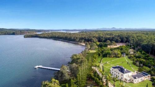 Wallis Lake House | Chateau Le Marais