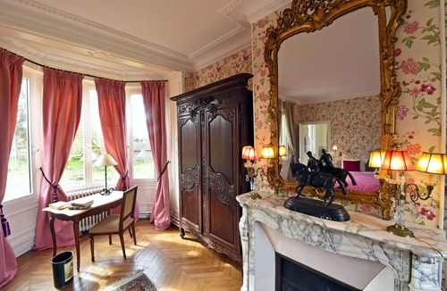 Chevrieres Bed & Breakfast | Chateau le Quesnoy