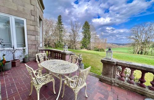 Saint-Just-le-Martel Hotel | Chateau les Villettes