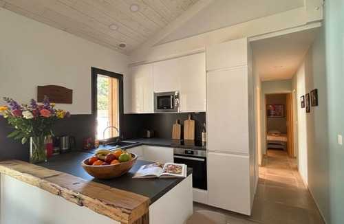 Saint-Yzans-de-Medoc Cottage | Château Loudenne - Ecottage in the park