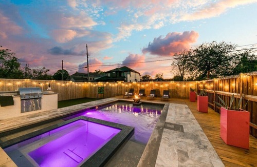 Dallas House | Chateau Lux Summary:
