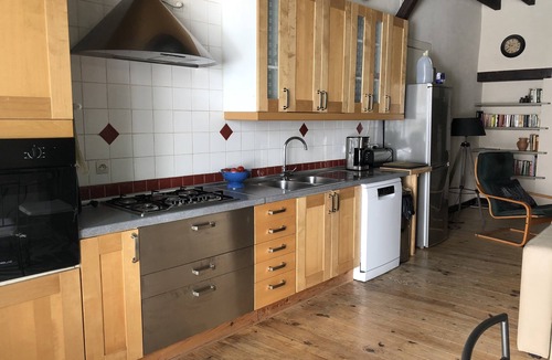 Cesseras Apartment | Chateau Marcel's 'Syrah' apartment
