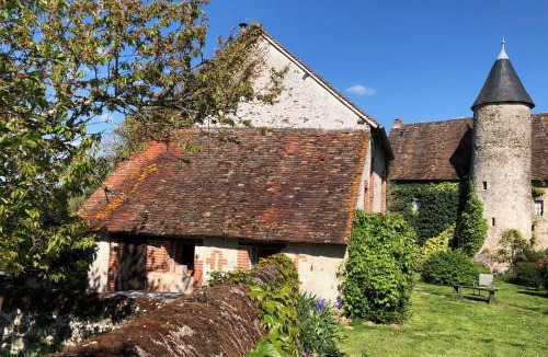 Brigueil-le-Chantre Bed & Breakfast | Chateau Mareuil