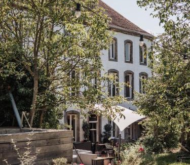 Melay Bed & Breakfast | Chateau Melay
