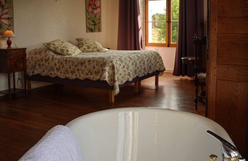 Chemille-sur-Indrois Bed & Breakfast | Chateau Monastere de la Corroirie