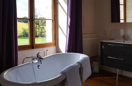 Chemille-sur-Indrois Bed & Breakfast | Chateau Monastere de la Corroirie