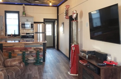 Olney House | Chateau Monroe - Rustic feel with modern convenience