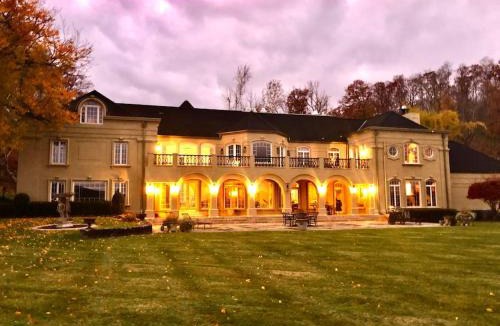 Middle Hope Villa | Chateau Montreau on Hudson