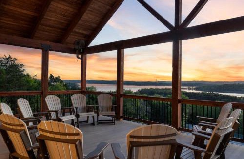 Table Rock House | Chateau on the Cove