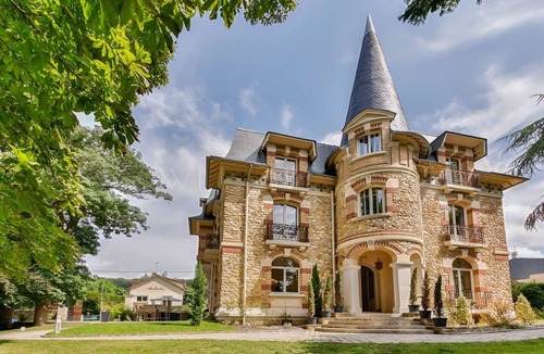 Saint-Leu-la-Foret Villa | Chateau Pernelle - Seven Bedroom Villa, Sleeps 14