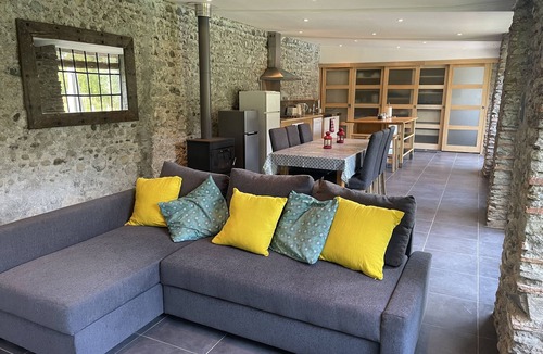 Assat Cabin | Chateau pool house, 1.5 hectares of garden, perfect for families