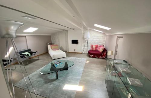 Saint-Martin-du-Bois Bed & Breakfast | Chateau Prieure Marquet