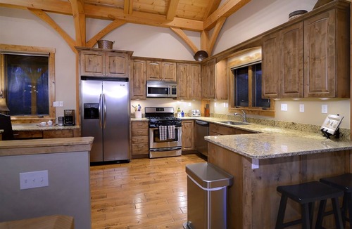 Mount Crested Butte House | Chateau Renard/Stunning 5 Bedroom Home with Great Views/Walk to Ski Access.
