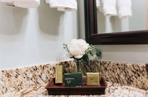 Downtown Historic Hotel | Chateau Saint Denis Hotel
