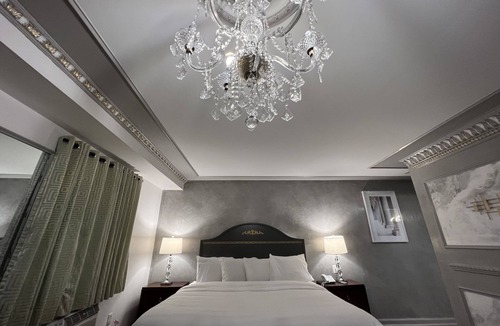 Norristown Hotel | Chateau Suites