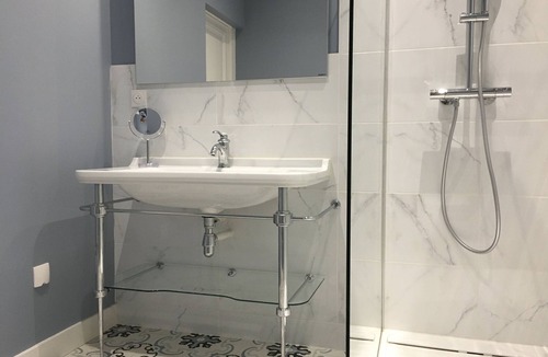 Jarze Hotel | Chateau Vary