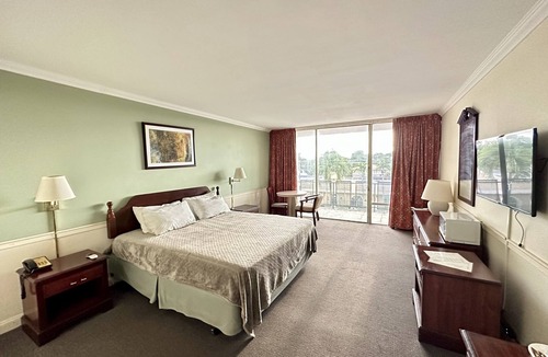Douglas Hotel | Chateaubleau Hotel