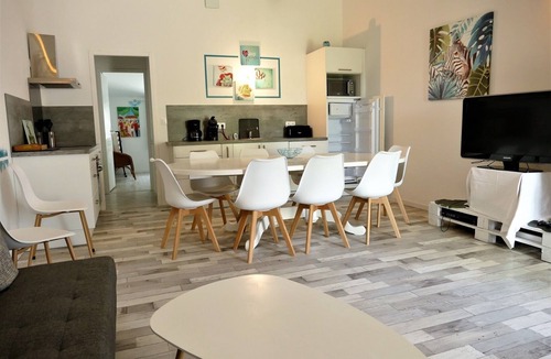 Arvert Cottage | Chateauneuf du Pape (meadow view)