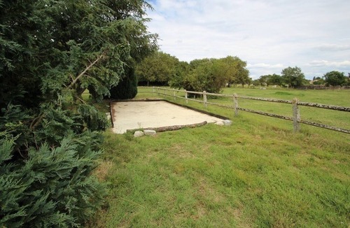 Arvert Cottage | Chateauneuf du Pape (meadow view)