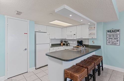 Indian Shores Condo | Chateaux 402 - GULF FRONT Condo - Vacation Dreams