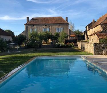 Saint-Ythaire House | Chatel de Bierre