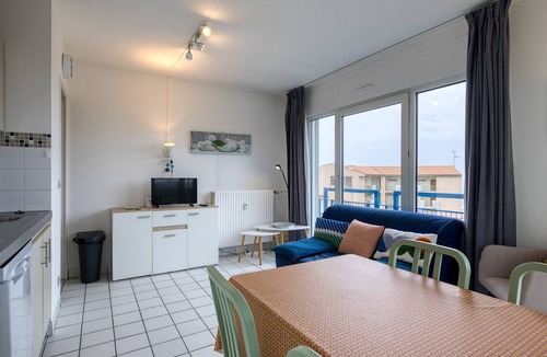 Quartier du Casino Apartment | Châtelaillon-Plage: Sea view apartment for 2 with pool