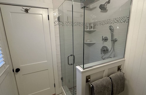 South Chatham Cottage | Chatham Beach Cottage 2BR - Short walk to beach!