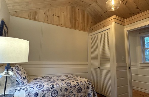 South Chatham Cottage | Chatham Beach Cottage 2BR - Short walk to beach!