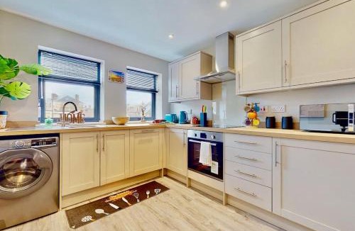 Chatham Apartment | Chatham Serviced Apartments by Hosty Lets