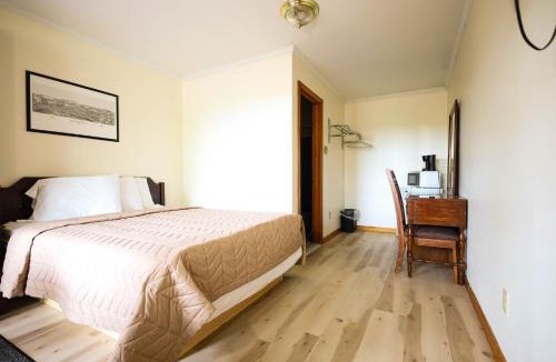 Old Chatham Hotel | Chatham Travel Lodge