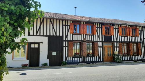 Chatelraould-Saint-Louvent Apartment | Chatrou