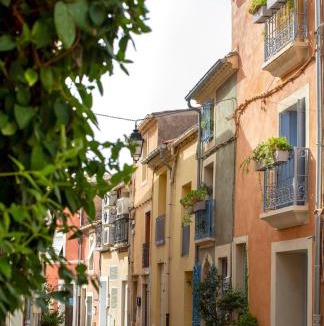 Bouzigues House | Chats Perchés
