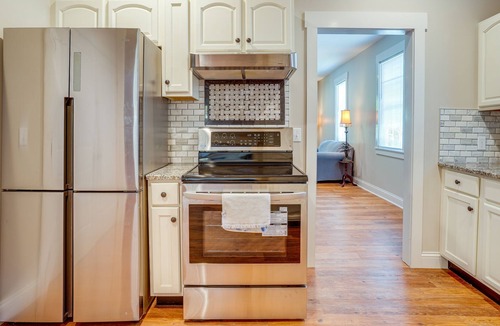 North Chattanooga House | Chattanooga Getaway w/ Porch - 2 Mi to Downtown!