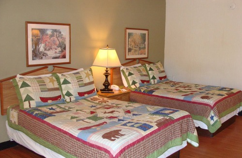 Hayesville Hotel | Chatuge Mountain Inn