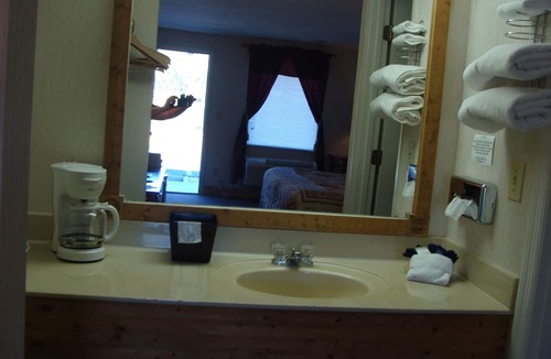 Hayesville Hotel | Chatuge Mountain Inn