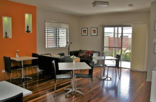 Hamilton House | Chaucer Palms Boutique B&B