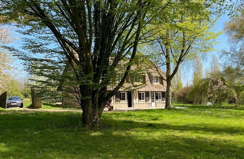 Saint-Gregoire-du-Vievre House | Chaumière Charmante Rénovée en Pleine Campagne
