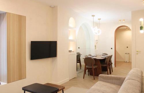 Belleville Apartment | Chaumont Paris Suite