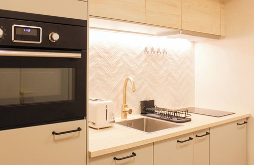 Belleville Apartment | Chaumont Paris Suite