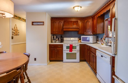 Mayville Cottage | Chautauqua Lake Access: Waterfront Cottage w/Dock