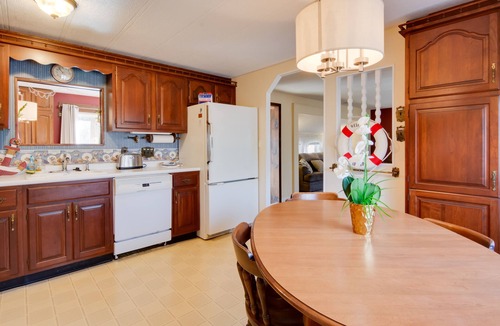 Mayville Cottage | Chautauqua Lake Access: Waterfront Cottage w/Dock