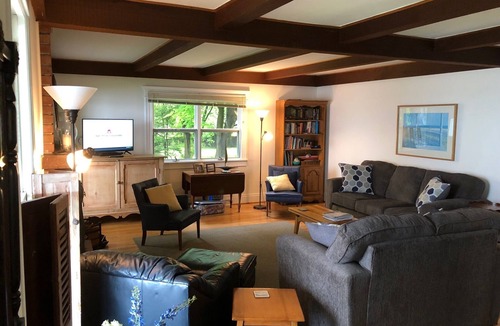 Chautauqua House | Chautauqua Lakefront Next To Institution