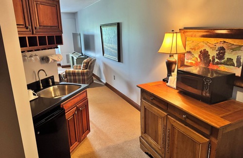 Mayville Hotel | Chautauqua Suites