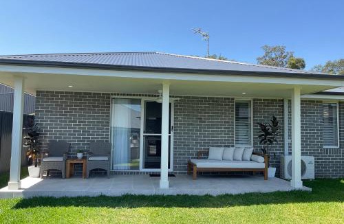 North Boambee Valley House | Chay's Guest House