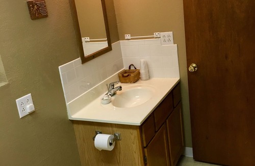 Norfork Cabin | Cheap, Clean, & Comfortable!