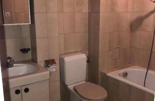 Mattenhof-Weissenbuhl House | Cheap Room and Kitchen