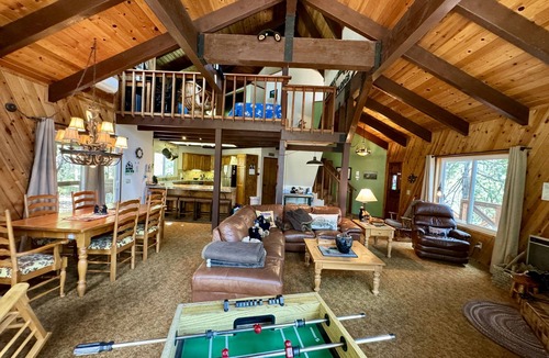 Arnold Cabin | Check-in 9a/check-out 8p if avail& WALK to pool/pond! Summer Saturdays=4 nt min